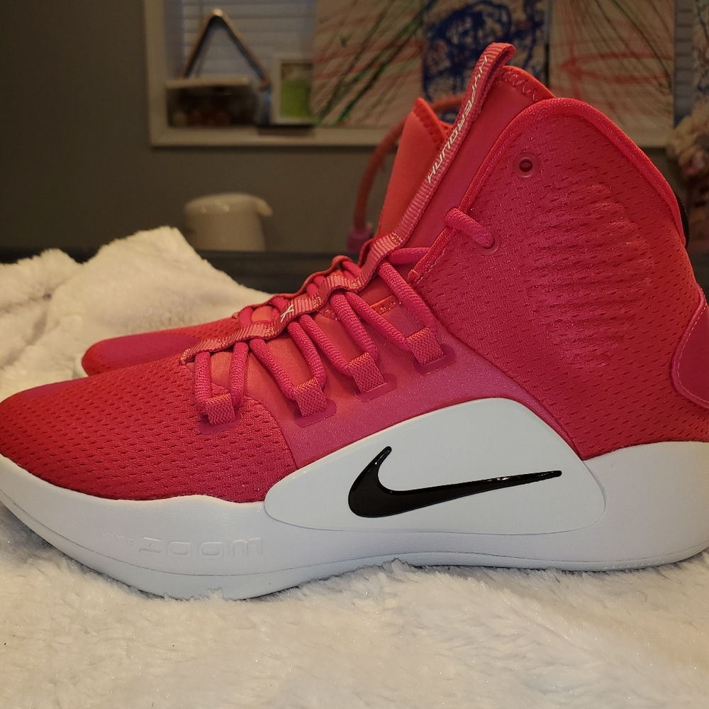Nike hyperdunks